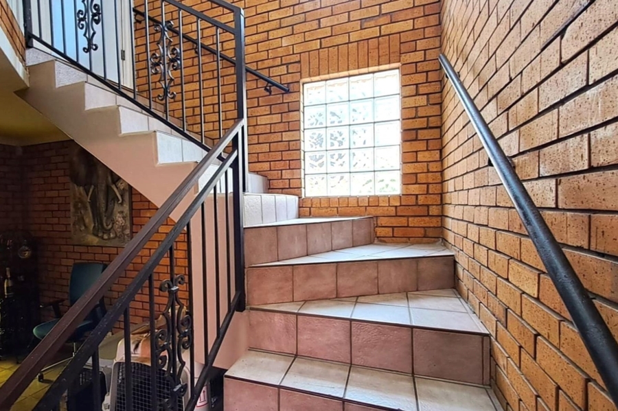 7 Bedroom Property for Sale in Wavecrest Eastern Cape